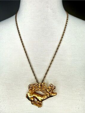 Vintage Alva Museum Replica gold-tone Scythian stag pendant necklace Deer VTG